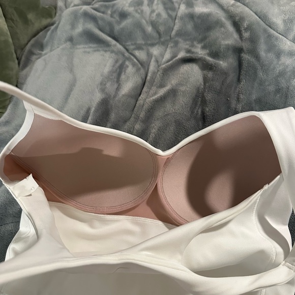 Nike workout top - Picture 3 of 4